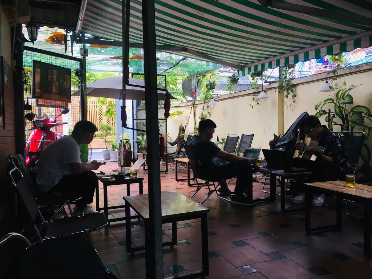Cà phê sân vườn M