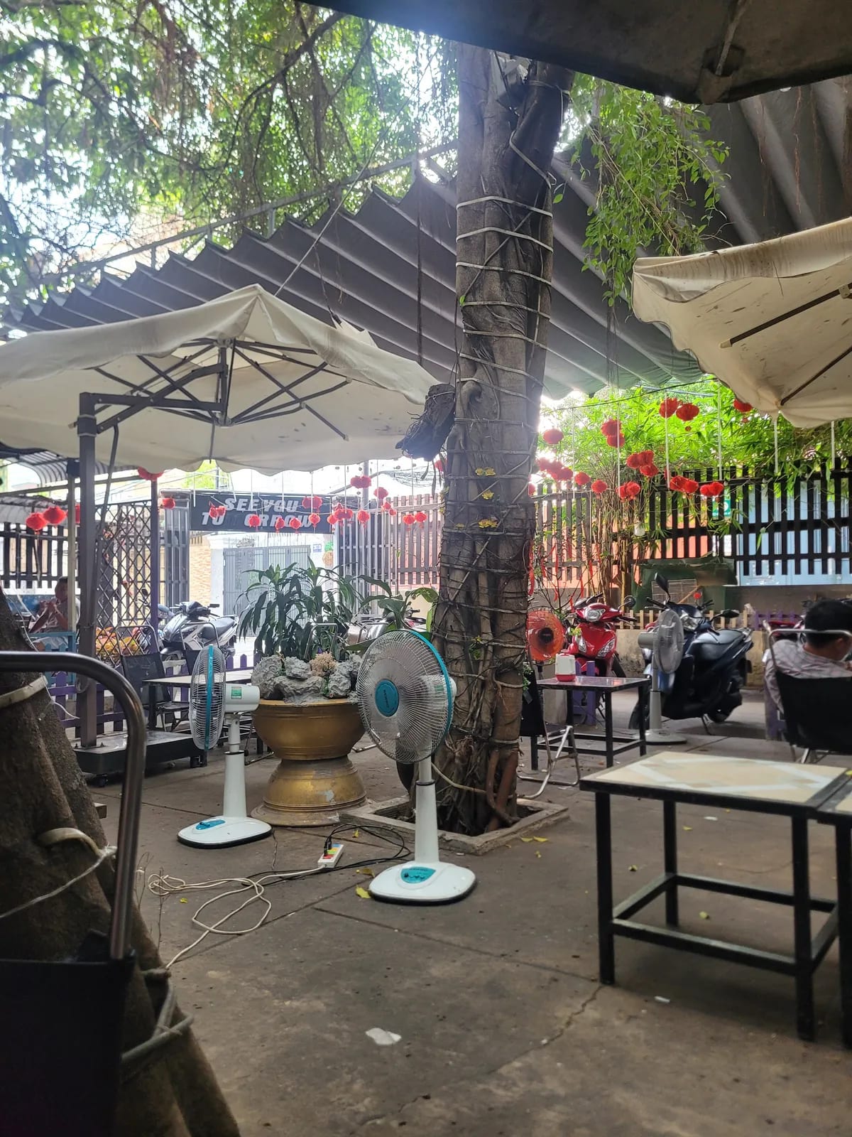 Đen Coffee - Cafe Sân Vườn