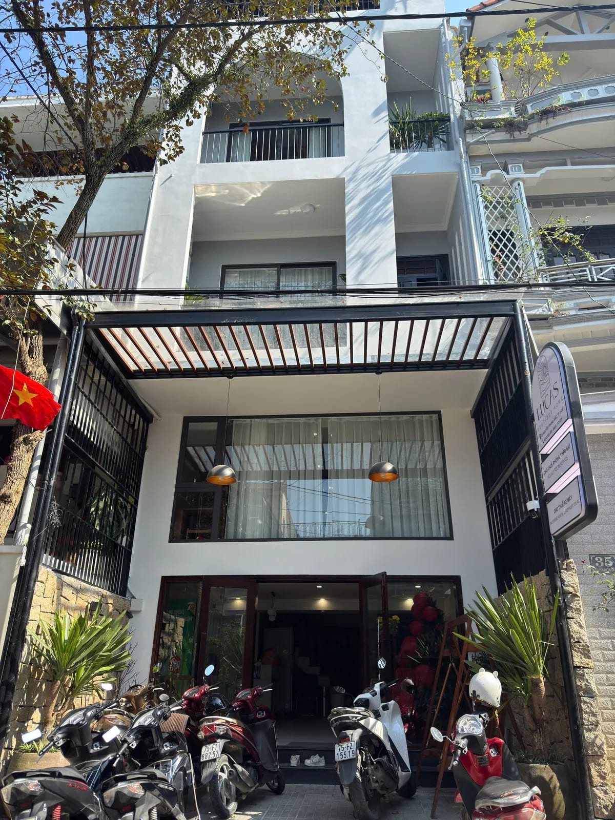 Lucas Boutique Home Hue