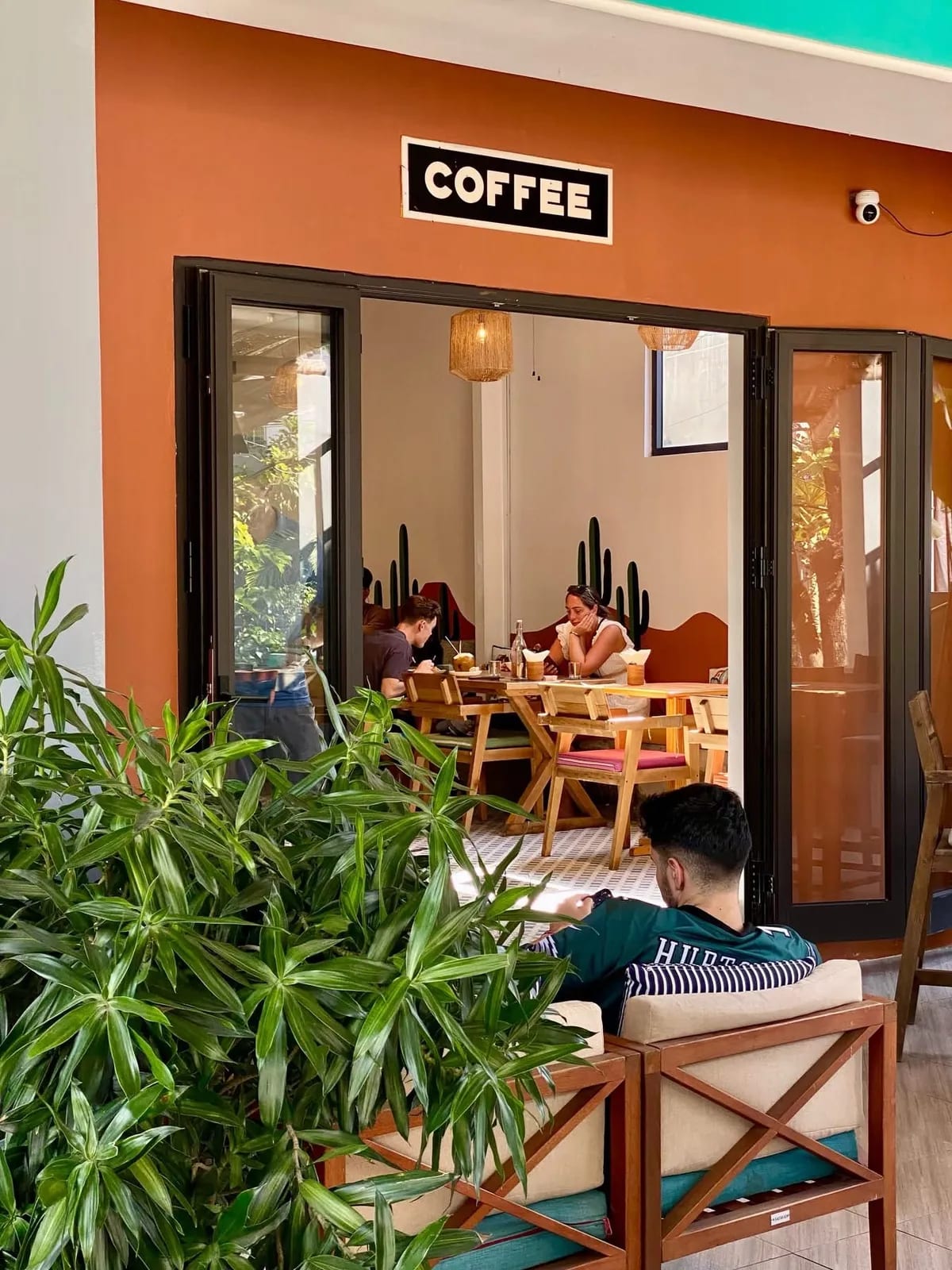 6 Degrees Cafe