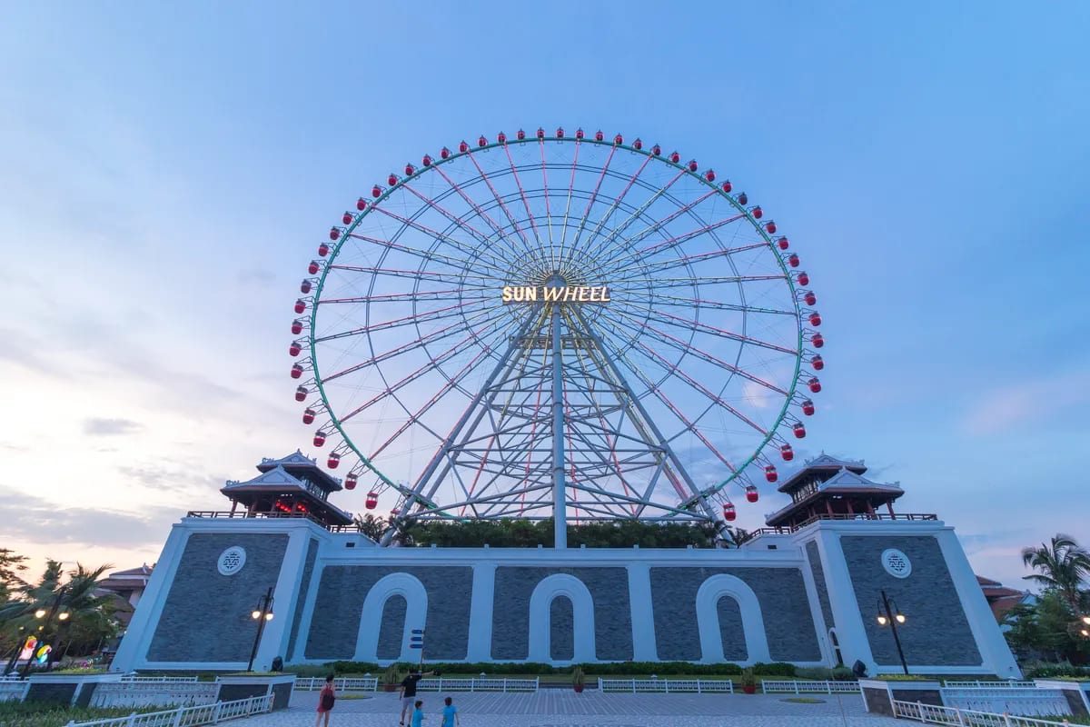 Công viên Châu Á (Asia Park) & Sun Wheel