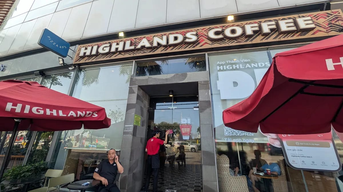 Highlands Coffee Indochina Riverside