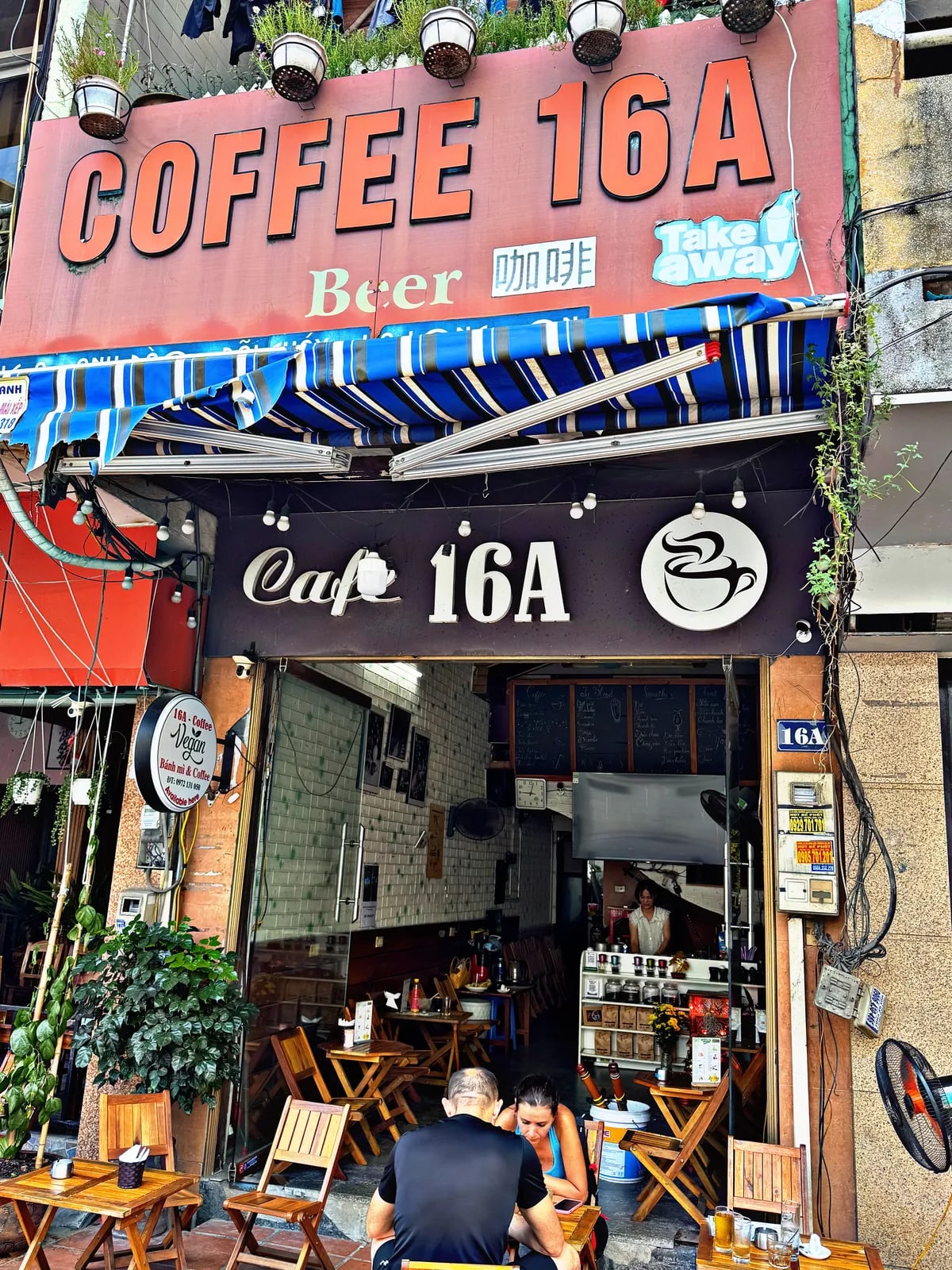 Cafe _ vegan banh mi 16A Anh Đào_ bãi cháy