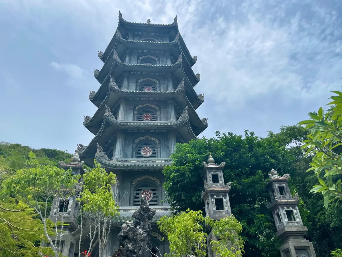 Chùa Non Nước