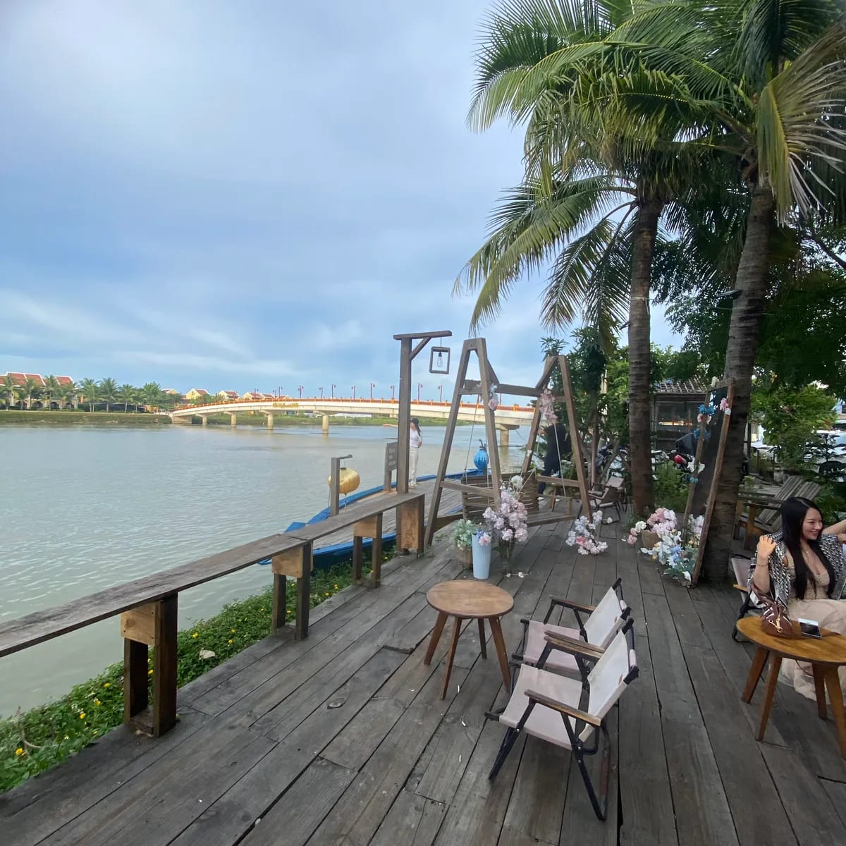 Trình cafe & bistro Hội An