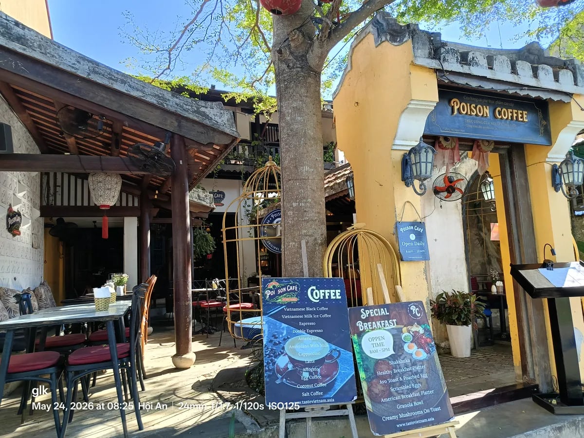 POISON CAFÉ - Gourmet Herbal Coffee