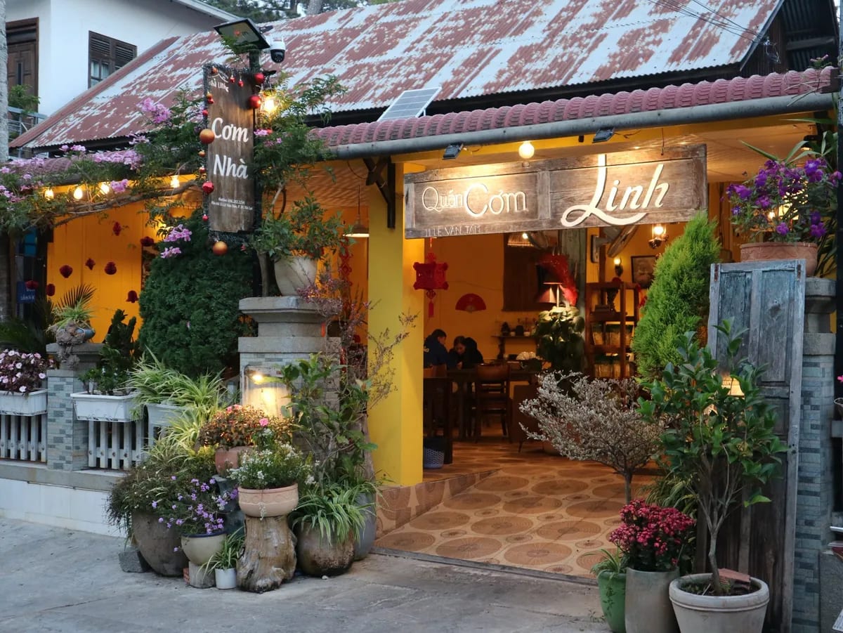 Quán cơm Linh (chuyển đến 17B Trần Hưng Đạo)