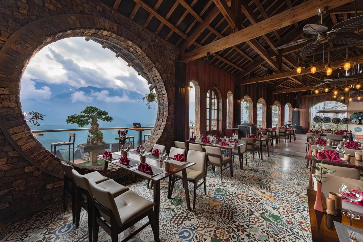 Sapa sky view restaurant and bar