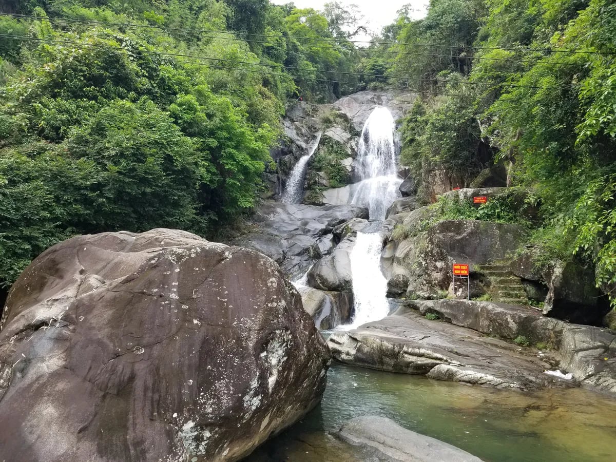 Thác Khe Vằn