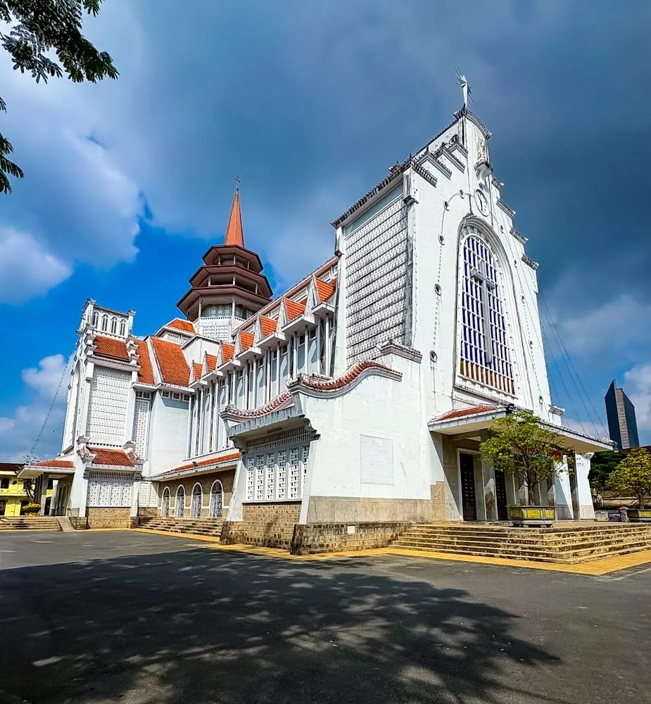 Nhà Thờ Dòng Chúa Cứu Thế Huế