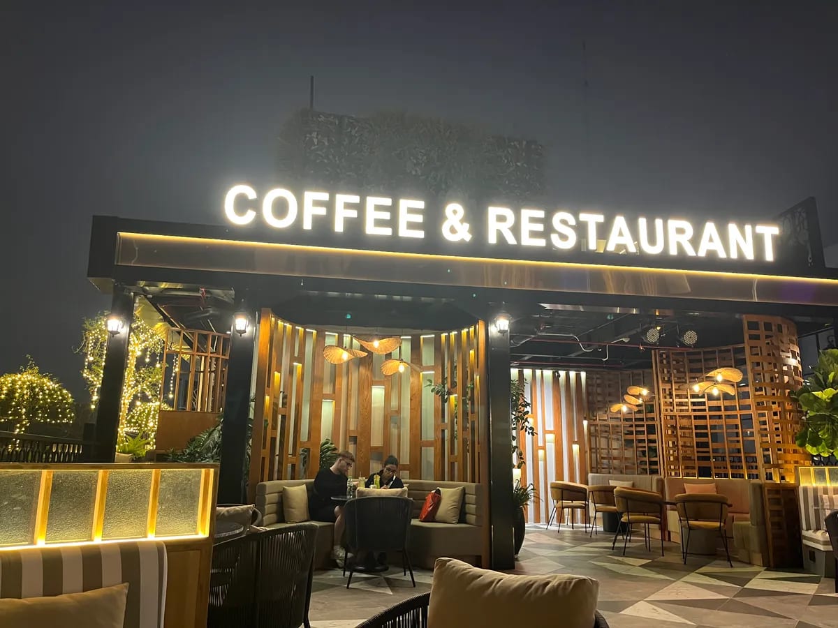 May De Ville Lakeside Rooftop Bar