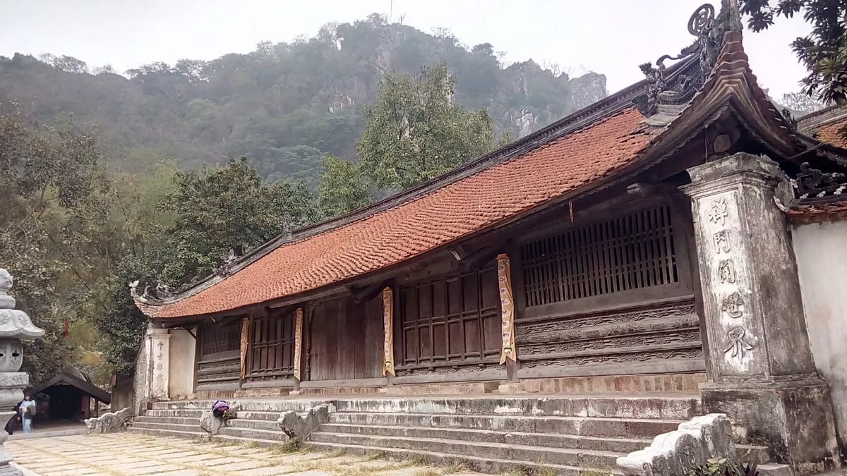 Chùa Thầy