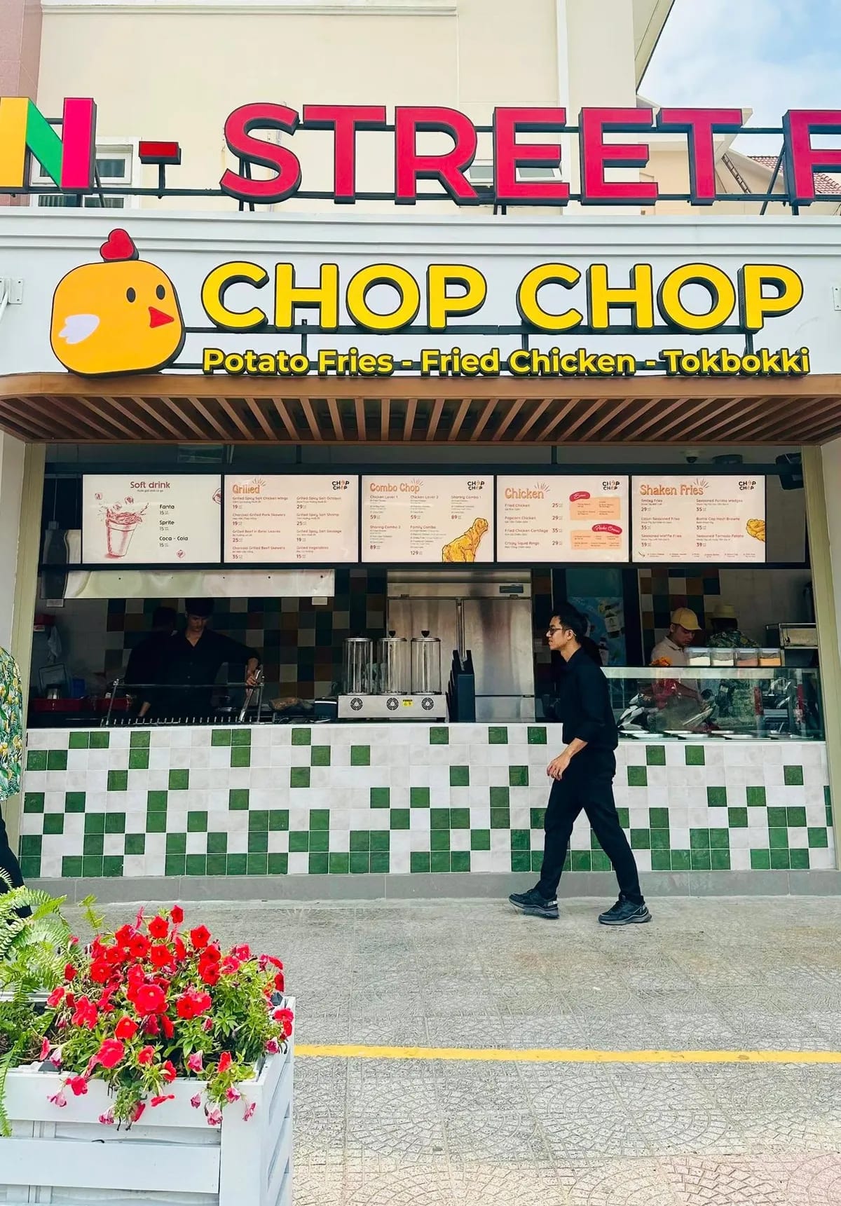 43 TOWN - STREET FOOD