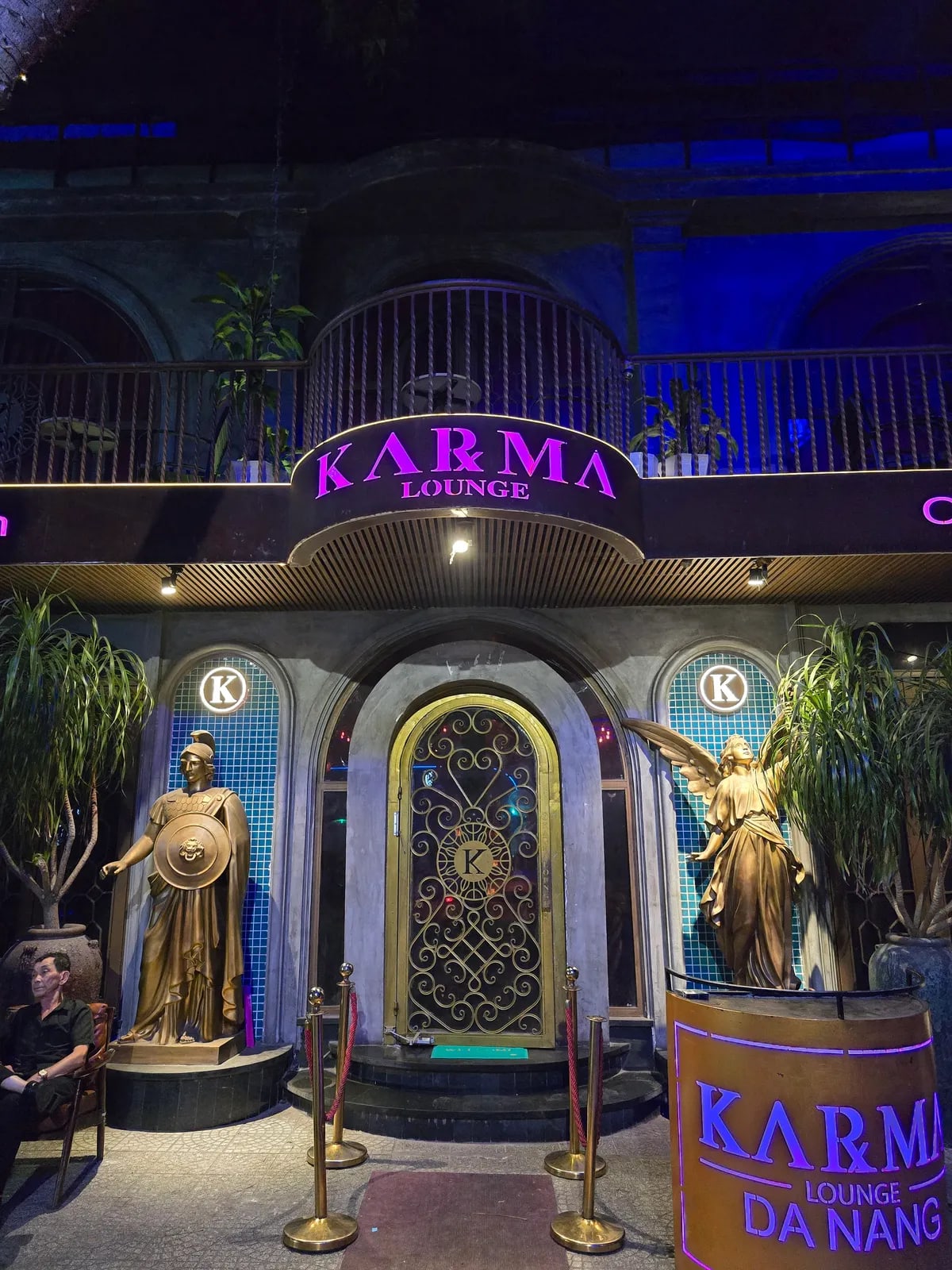 Locus Cocktail Club DaNang