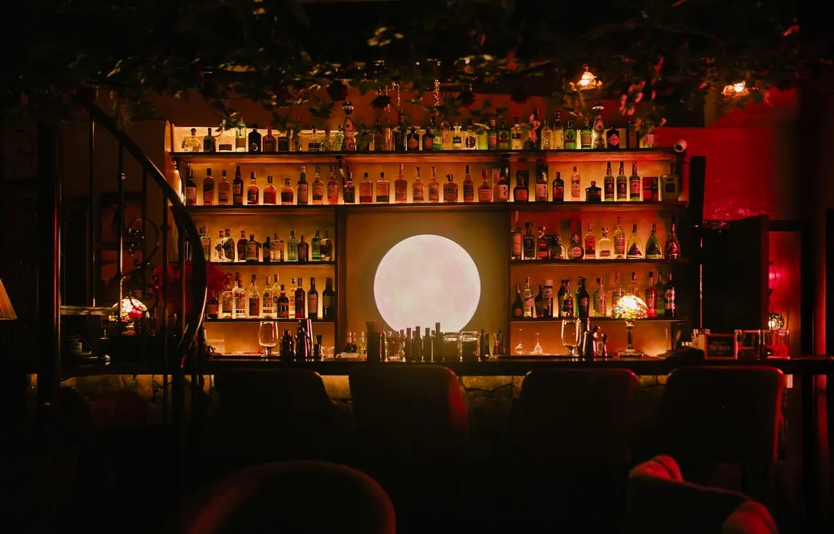 Speakeasy Moon Bar
