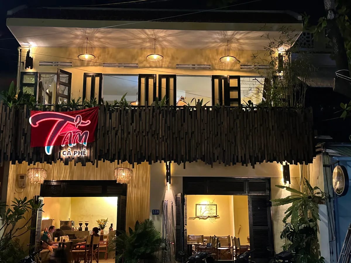 TẩM HOIAN - Coffee & Craftbeer - 118 Trần Hưng Đạo