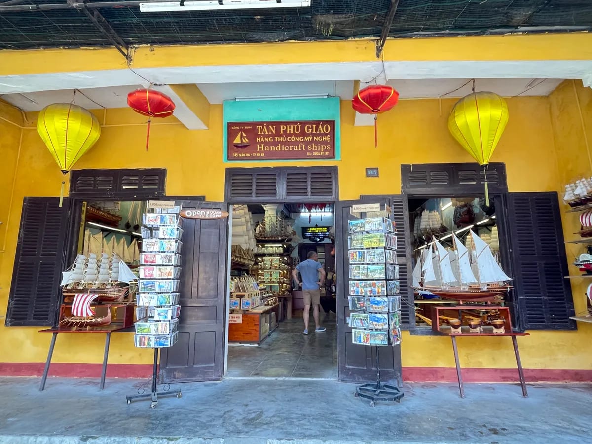 Hoi An Craftships - Nhà sản xuất mô hình thuyền buồm - Professional Model Boat Builder