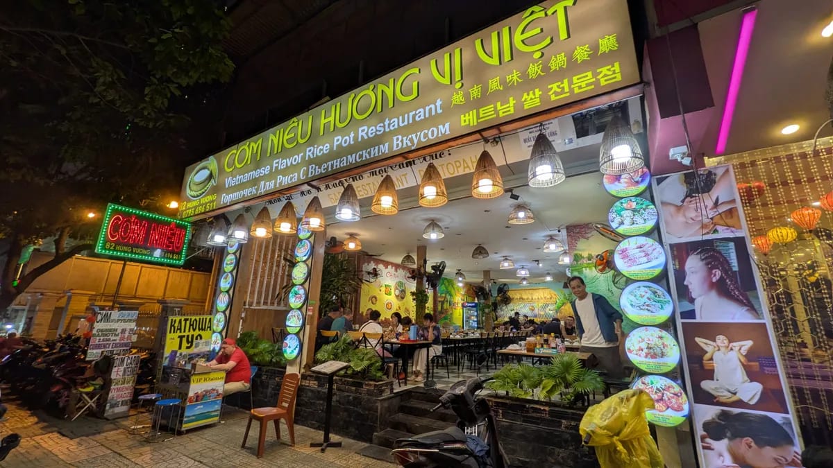 Cơm Niêu Hương Vị Việt