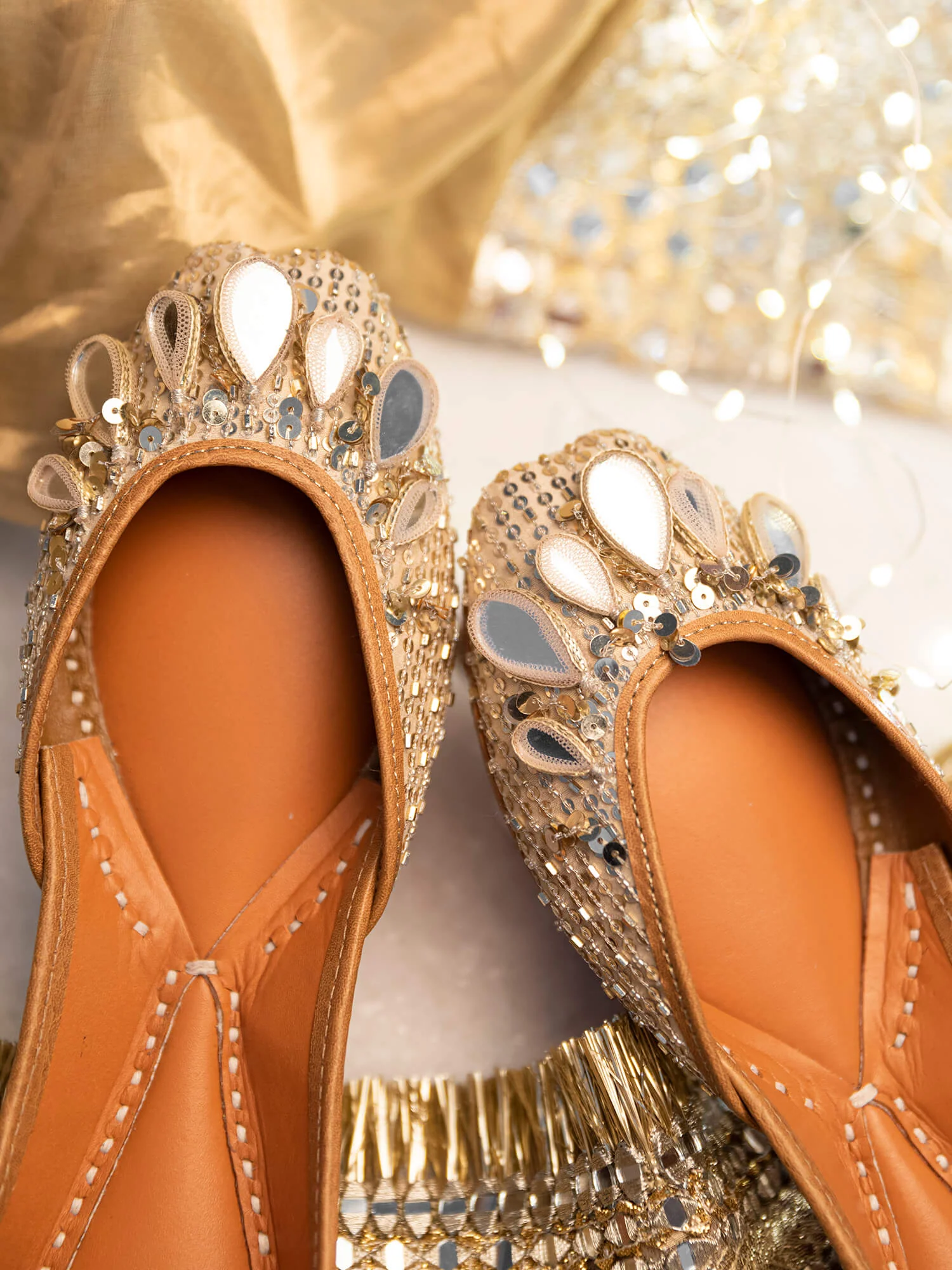 Golden Glow Mirror Jutti