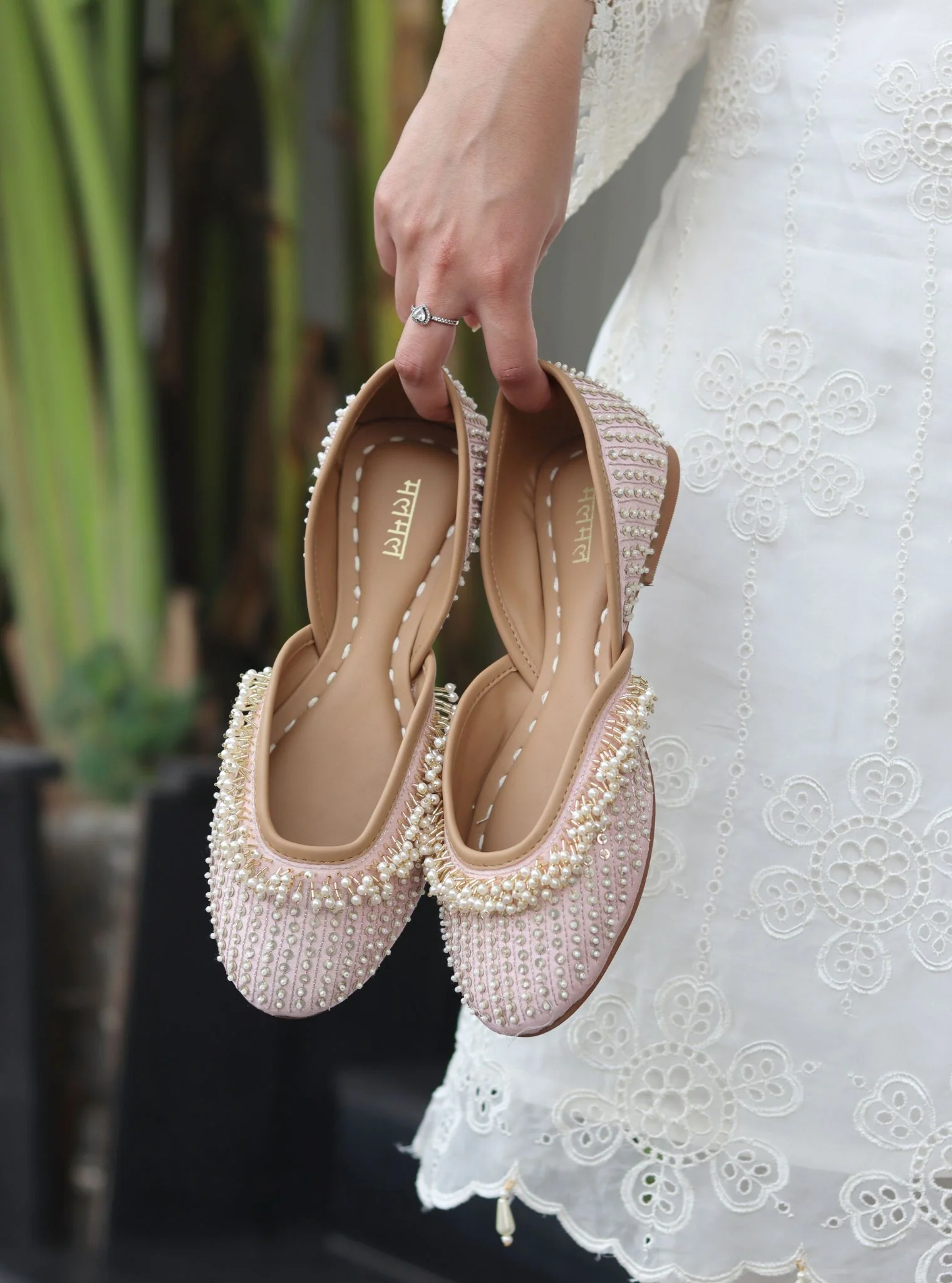 Baby Pink Minimalist Jutti