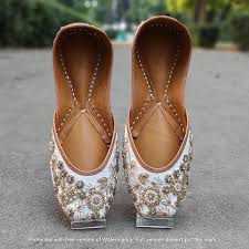 Classic White Bridal Jutti