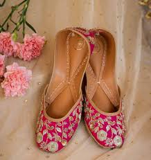 Royal Rose Zari Jutti