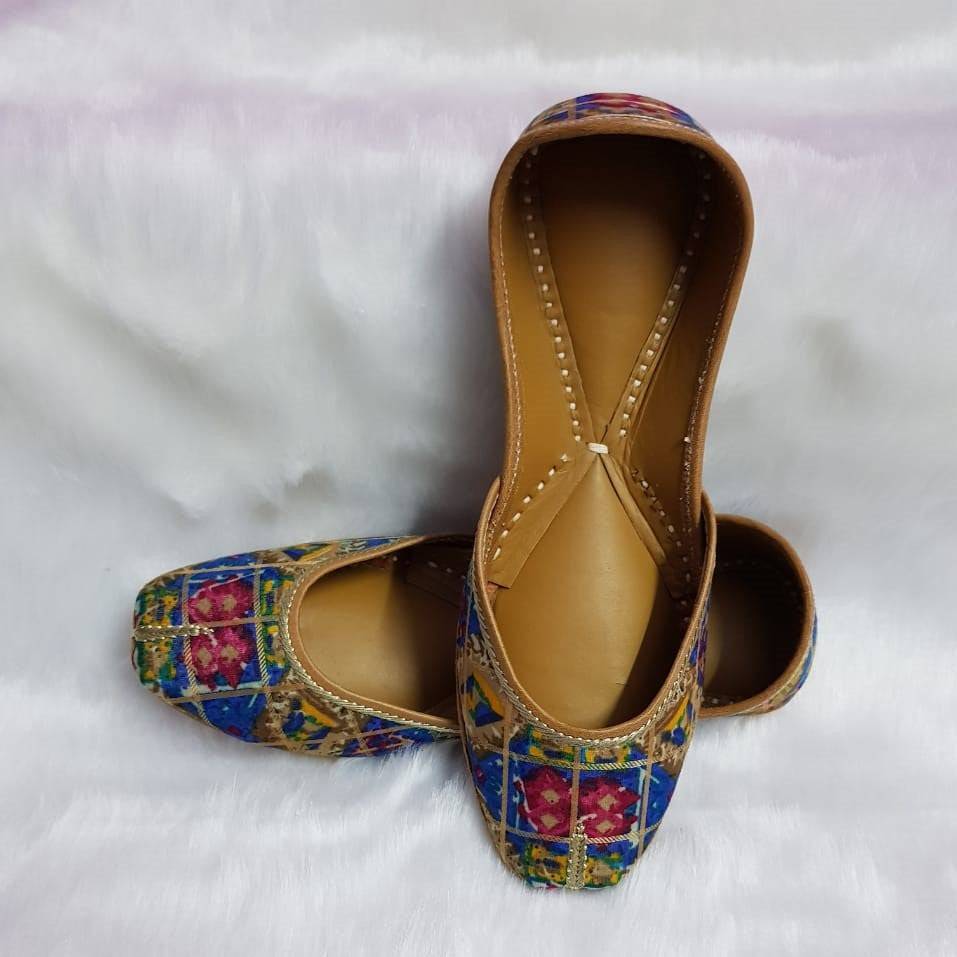 Banarasi Bliss Jutti