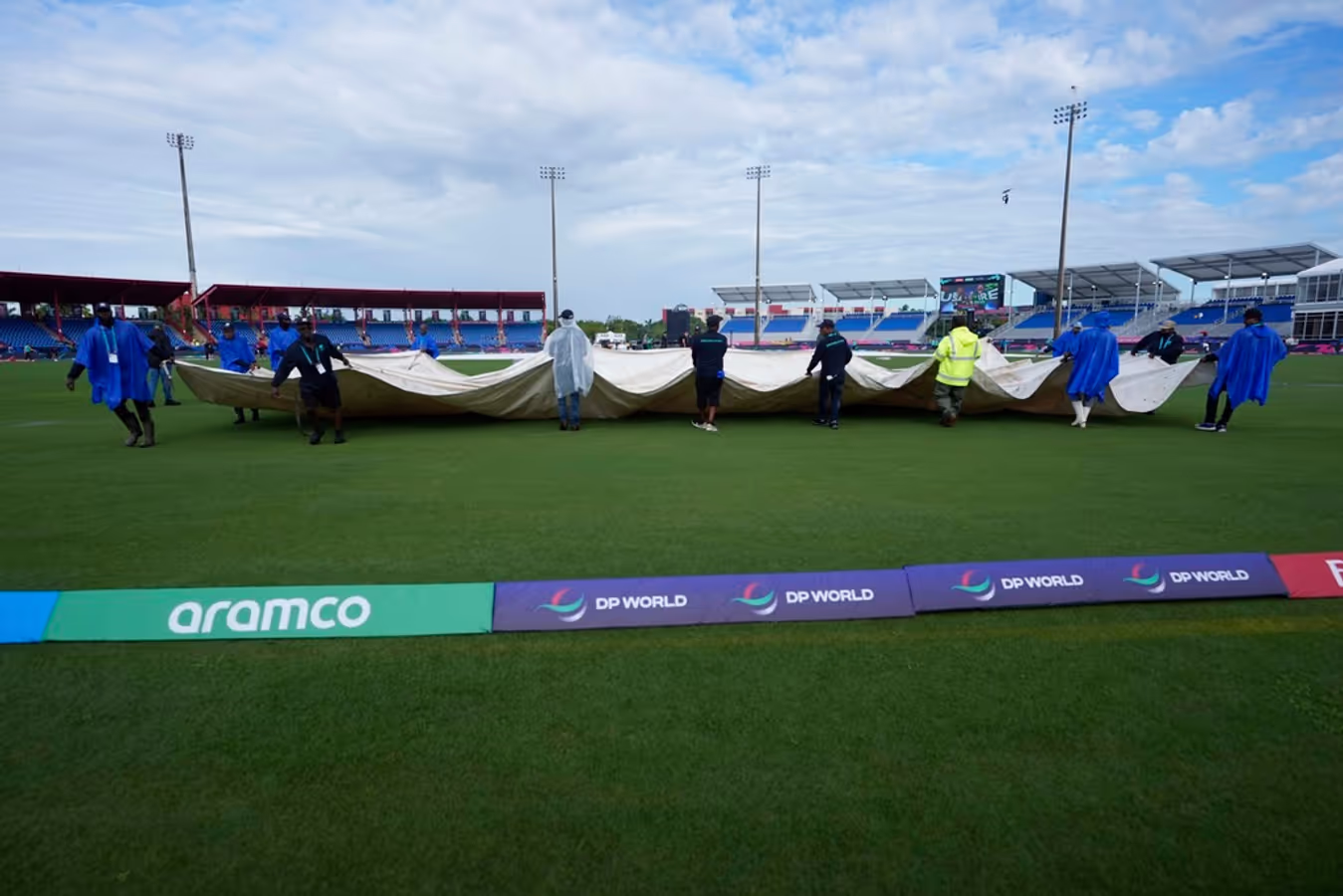 Weather delay frustrates fans