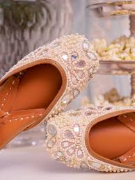 Noorani Velvet Jutti