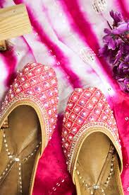 Genda Gulabi Festive Jutti