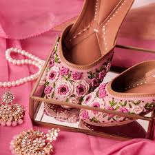Pastel Pink Floral Embroidered Juttis
