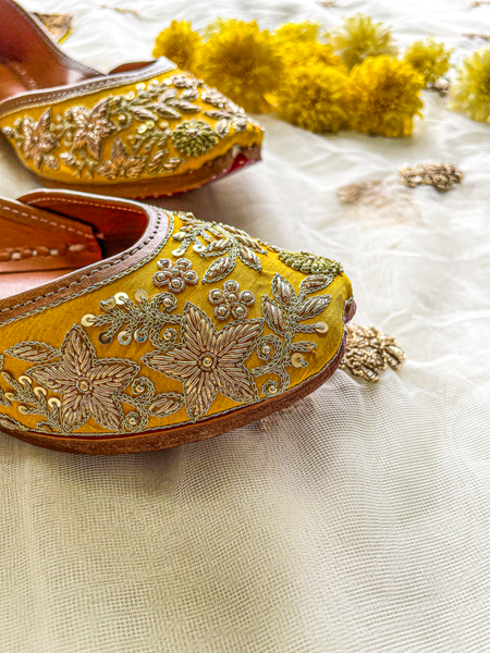 Yellow Mustard Handpainted Punjabi Juttis