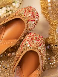 Red & Gold Bridal Punjabi Juttis
