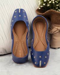 Monsoon Friendly Juttis You Can Wear Anywhere