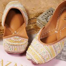 Everyday Elegance Casual Juttis Collection