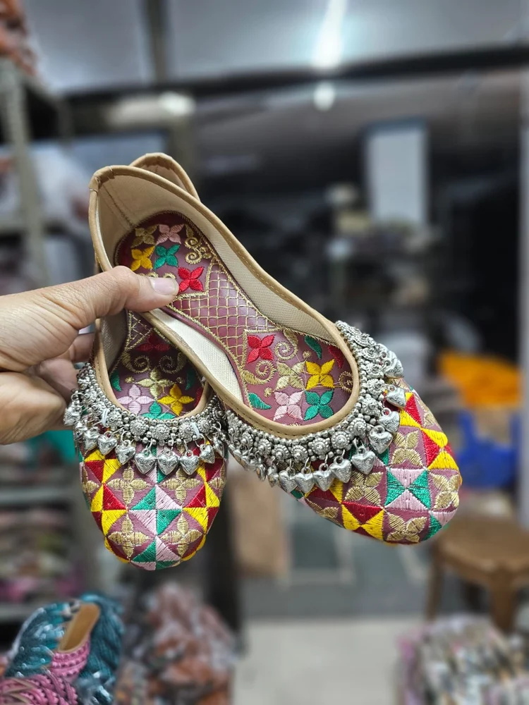 Chaandni Toes