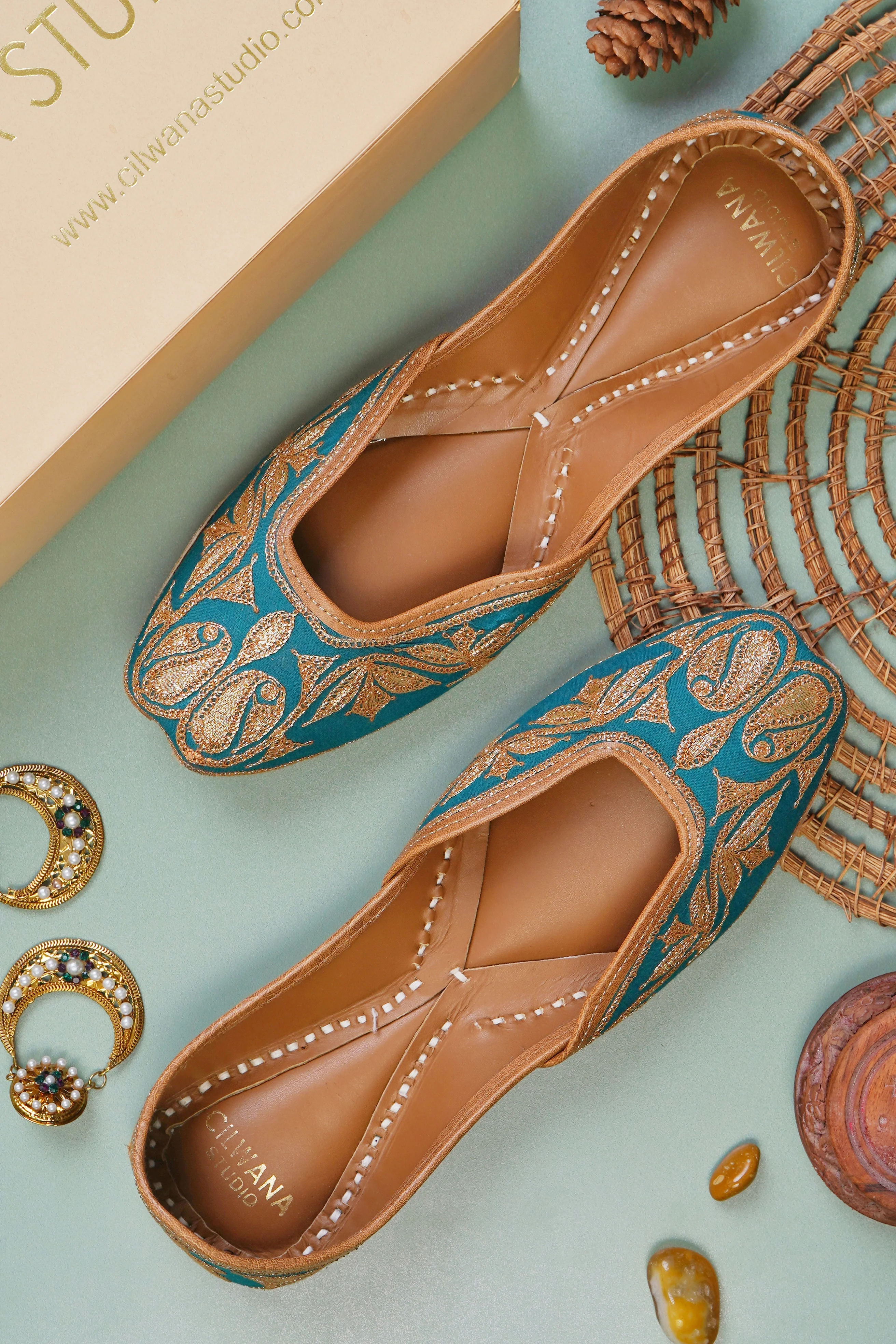 Turquoise Tilla Work Punjabi Jutti