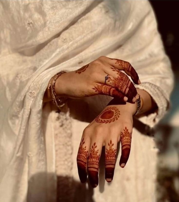 Professional mehndi application