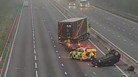 Crash closes M1 motorway in UK