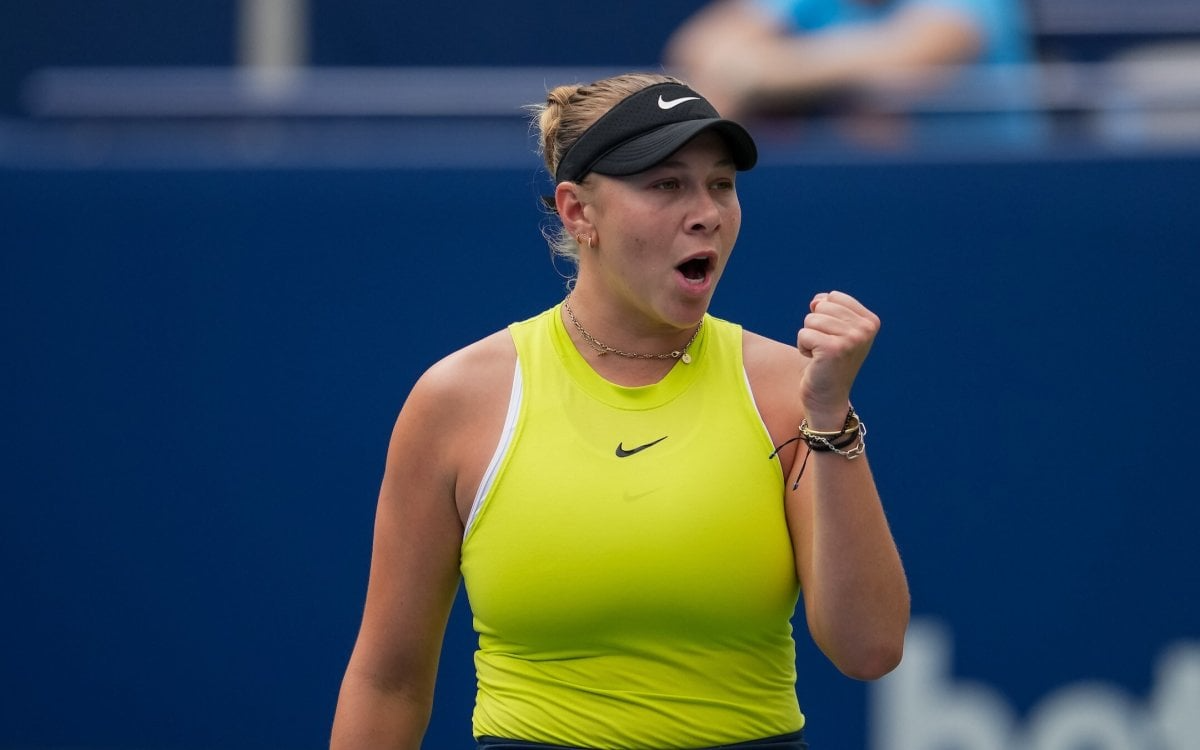 Anisimova stuns Sabalenka at Wimbledon