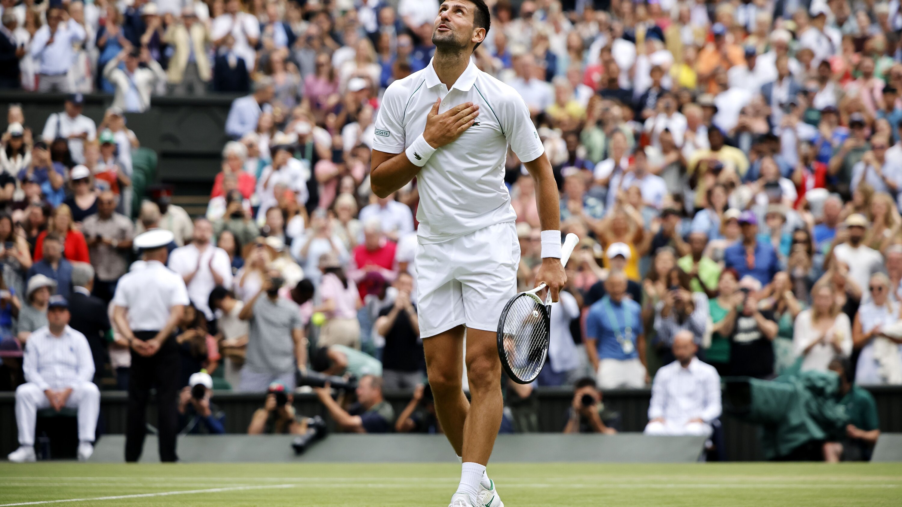 Djokovic advances vs. Sinner at Wimbledon