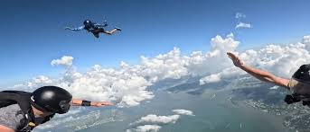Skydivers chase world record