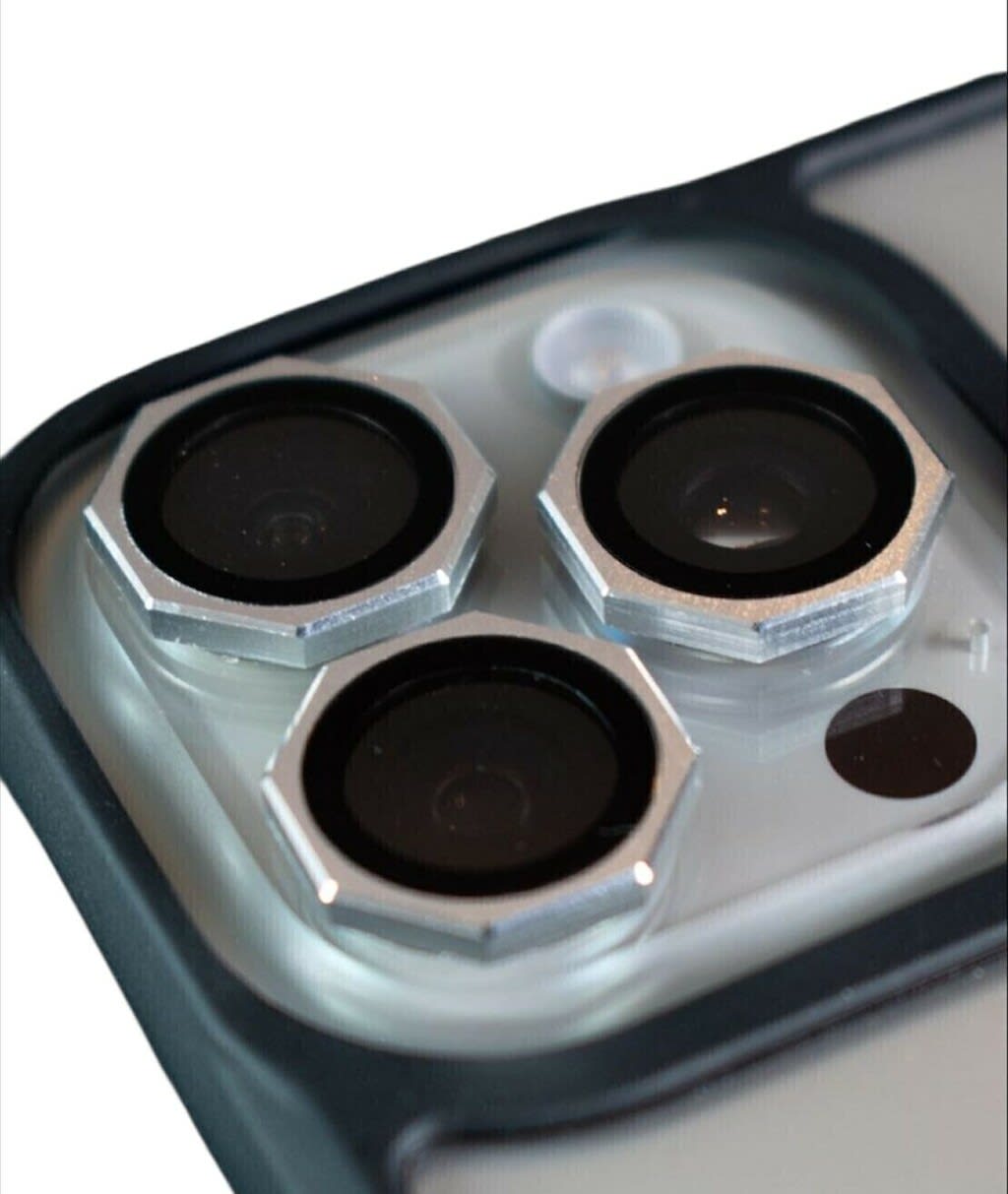 PROTECTOR DE CAMARA DIESEL IPHONE 16 PRO / 16 PRO MAX - imagen 1