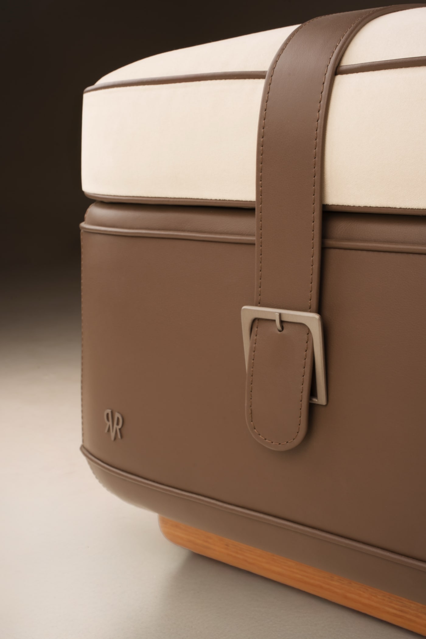 RAVOH, Orient Express | Furniture Catalogue 27