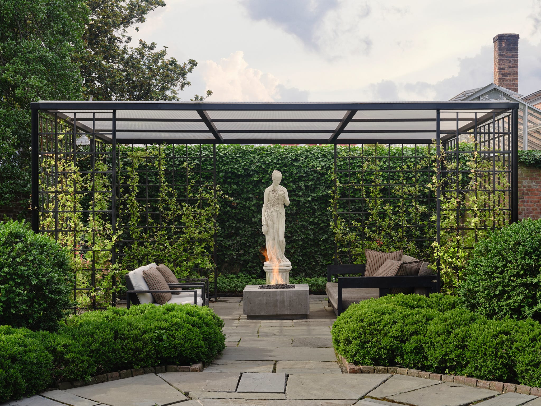 Private estate grounds and gardens at Imari Georgetown, D.C.