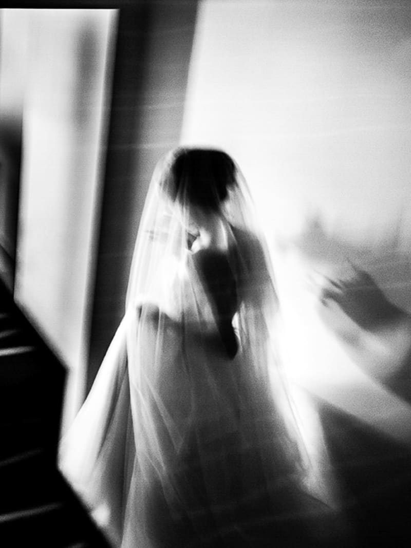 Natural light wedding photography, Chinon area, Cristina & Petrică Tănase