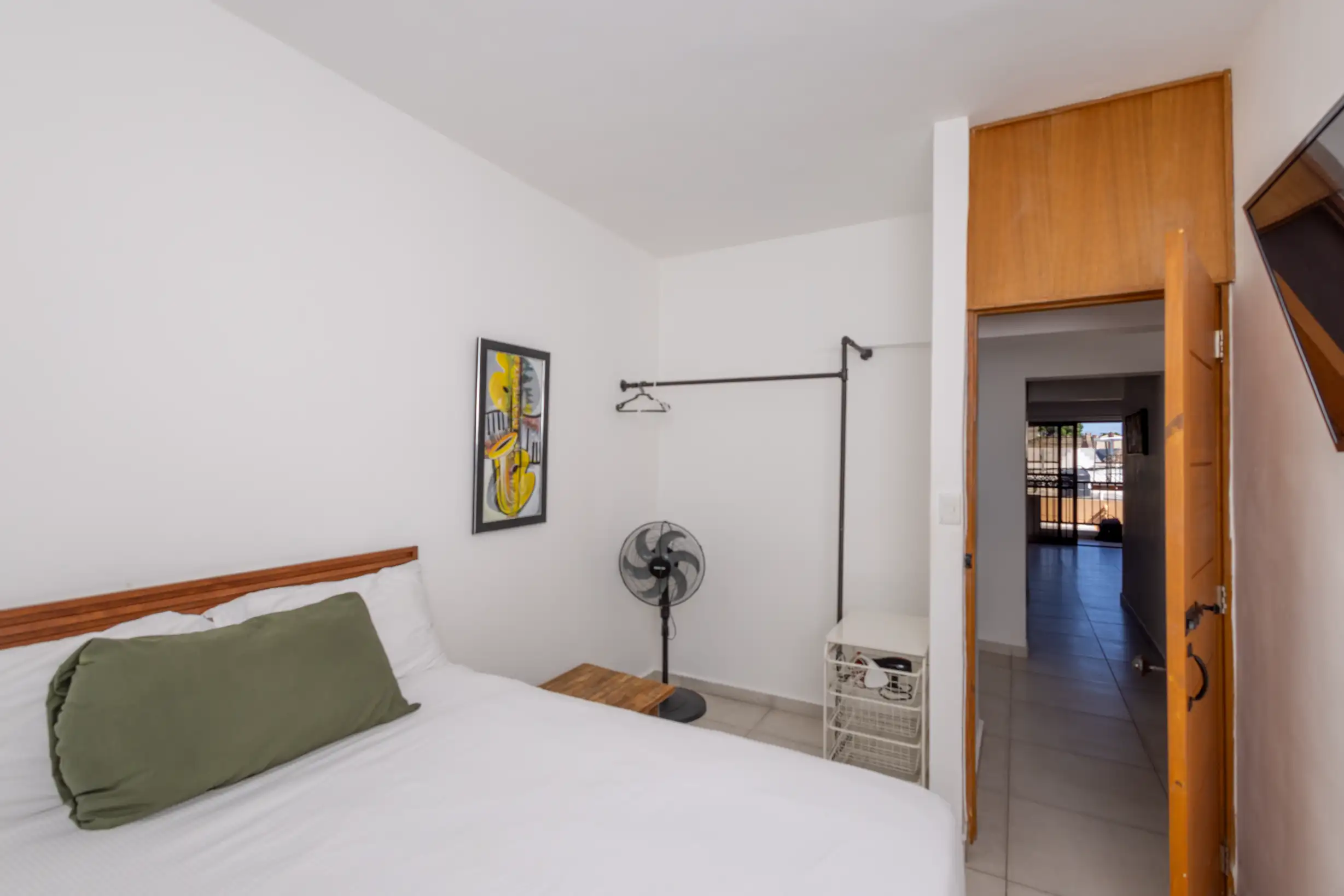 Yale digital safe inside the apartment's built-in closet — Unidad 3B