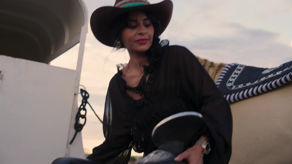 Tippin' Cowgirl, video 1 de 2