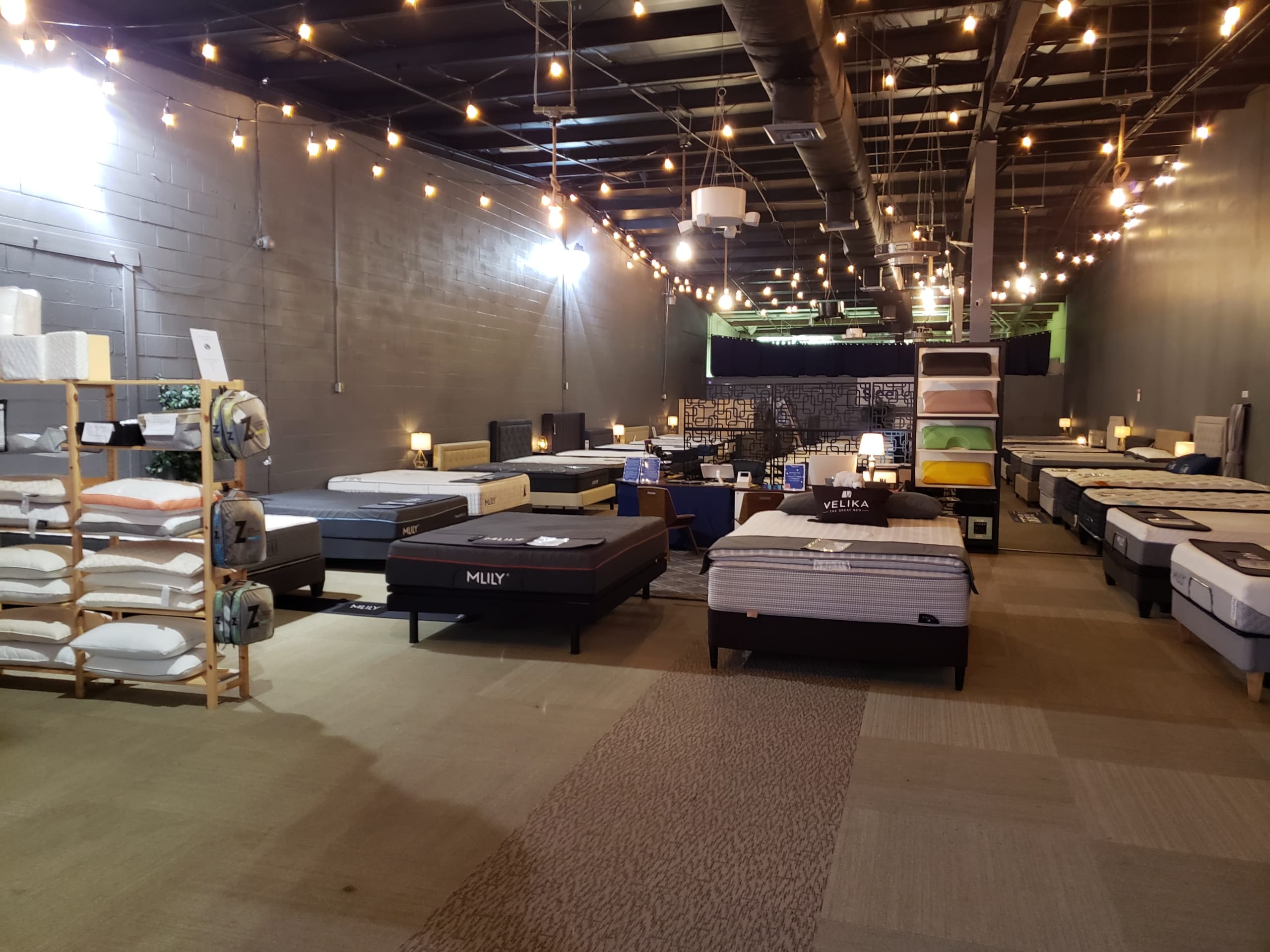 West Bend Mattress Showroom - HassleLess Mattress