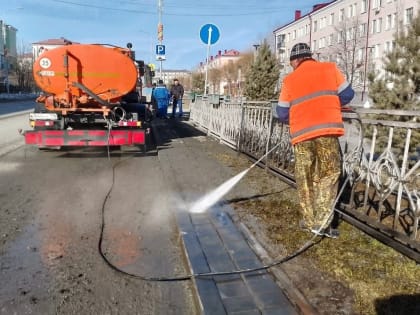 В Первоуральске начались работы по весеннему содержанию дорог